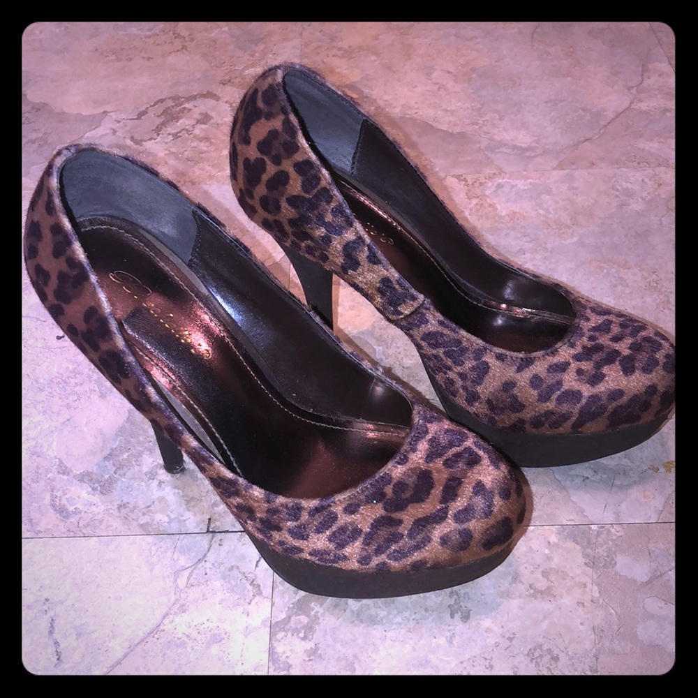 Leopard Faux Fur heels